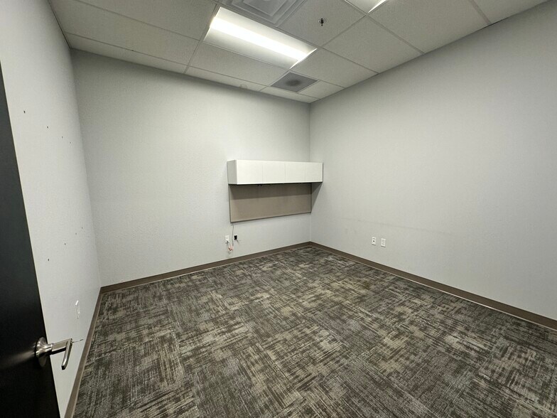 More Photos Of 1001 NE Loop 820, Fort Worth Distribution For Lease