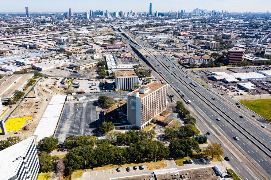 More Photos Of 6780 Southwest Fwy, Houston Multifamily For Sale