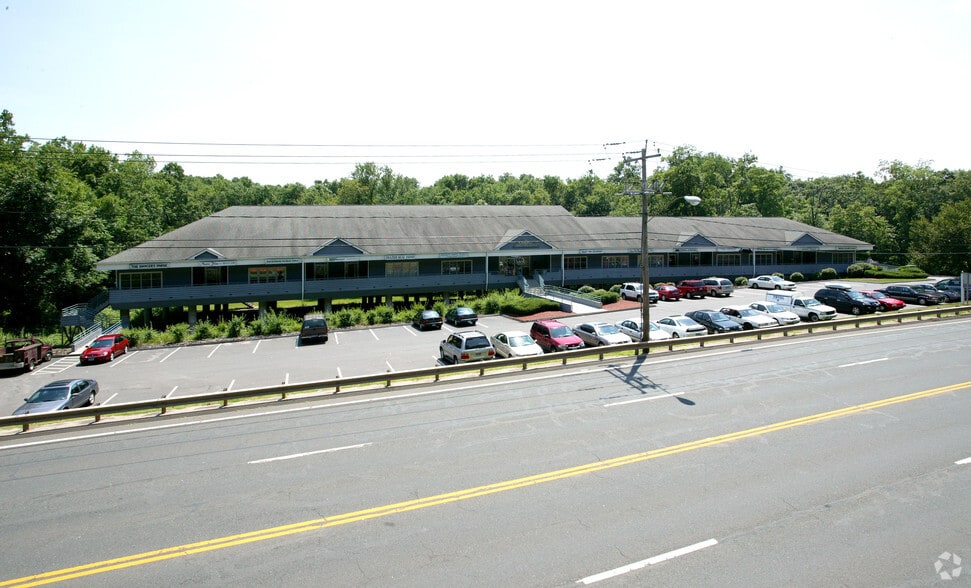 More Photos Of 75 Berlin Rd, Cromwell Medical For Lease