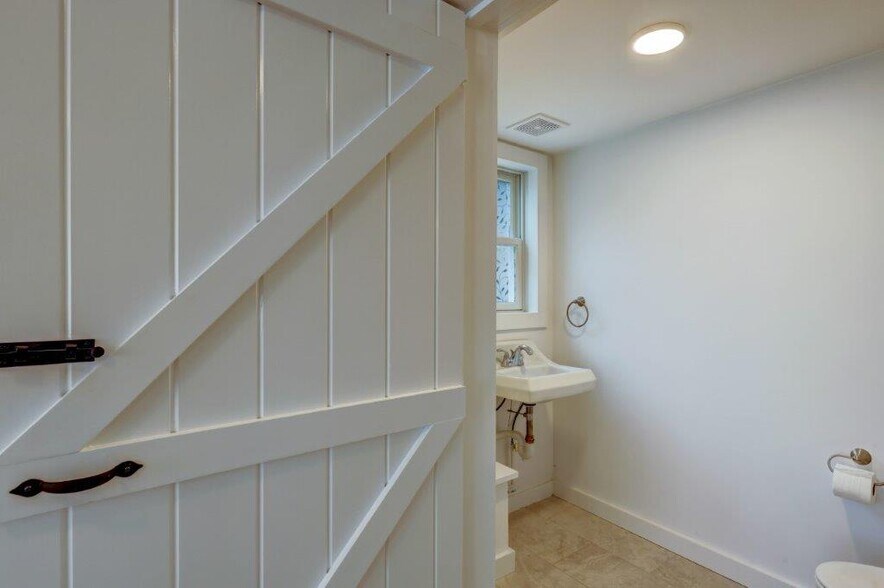 More Photos Of 313 Main St, Wellfleet Storefront Retail Residential For Sale