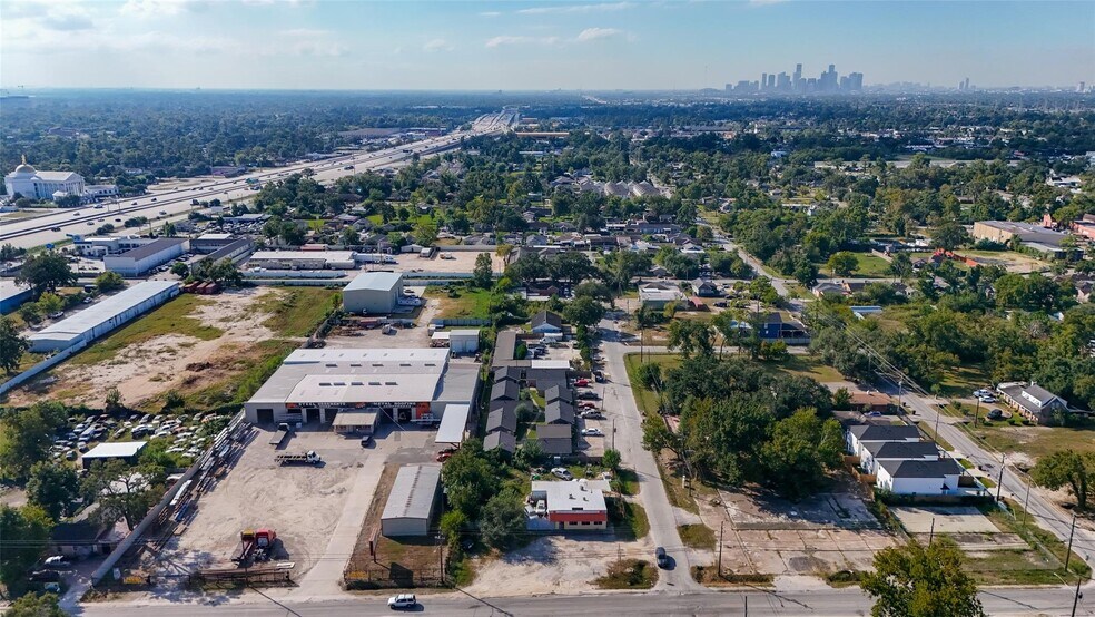 More Photos Of 8814 Manus St, Houston Apartments For Sale