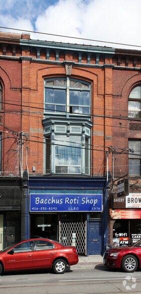 More Photos Of 1376 Queen St W, Toronto Storefront Retail Residential For Lease