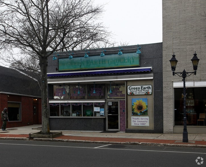 More Photos Of 50 E Main St, Riverhead Storefront For Lease