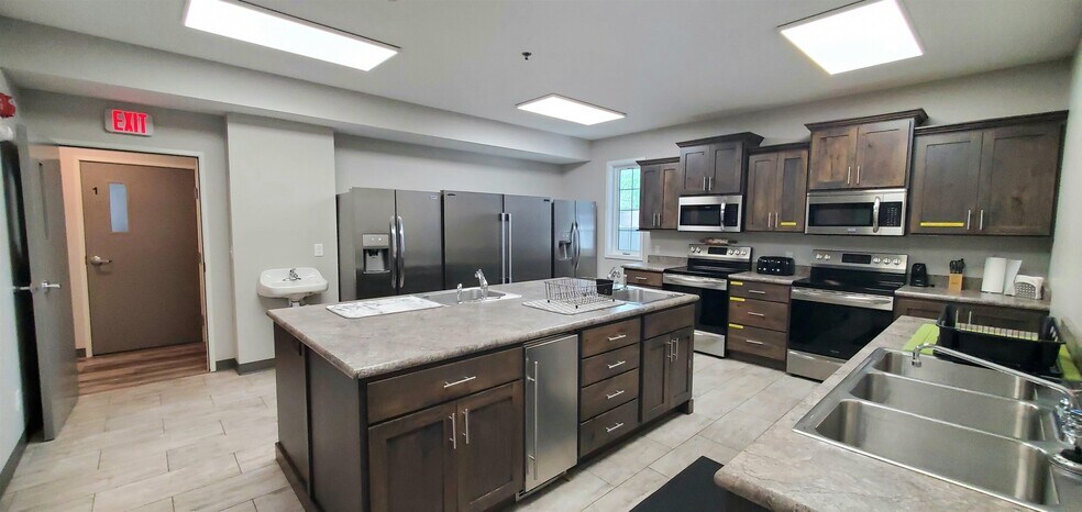 More Photos Of 404 W 7th St, Hays Sorority Fraternity House For Sale