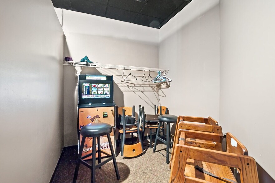 More Photos Of 380 Coal St, Wilkes Barre Freestanding For Lease