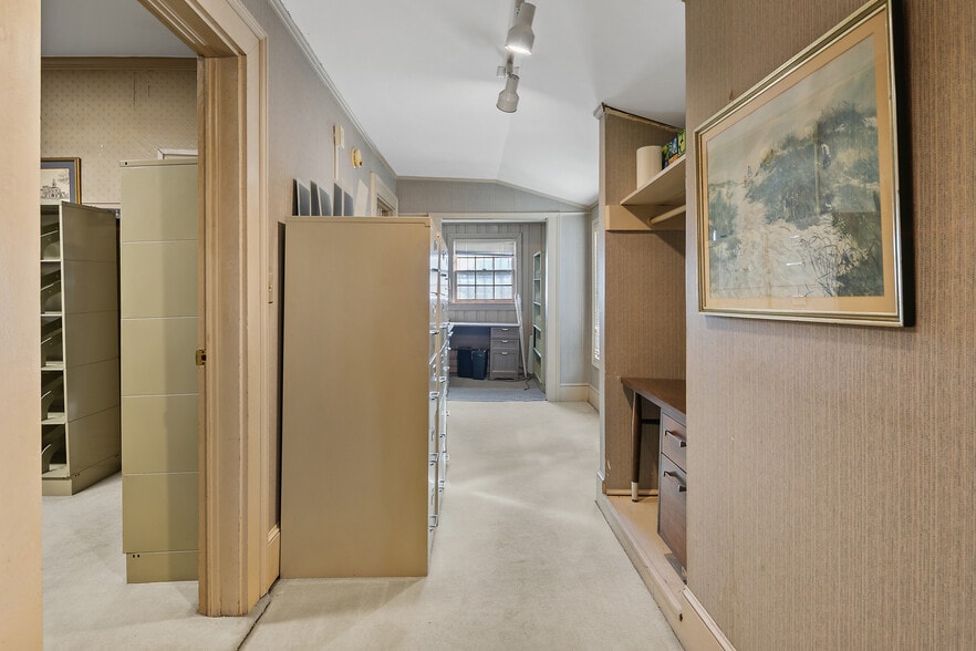 More Photos Of 127 S Cool Spring St, Fayetteville Office For Sale