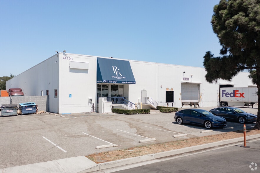 More Photos Of 14301 Gannet St, La Mirada Distribution For Lease