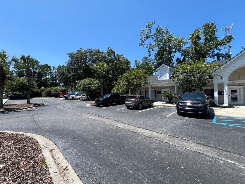 More Photos Of 29 Plantation Park Dr, Bluffton Medical For Sale
