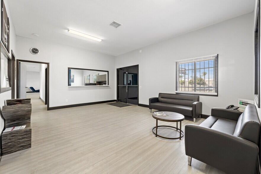 More Photos Of 5013-5017 Telegraph Rd, Los Angeles Light Manufacturing For Sale