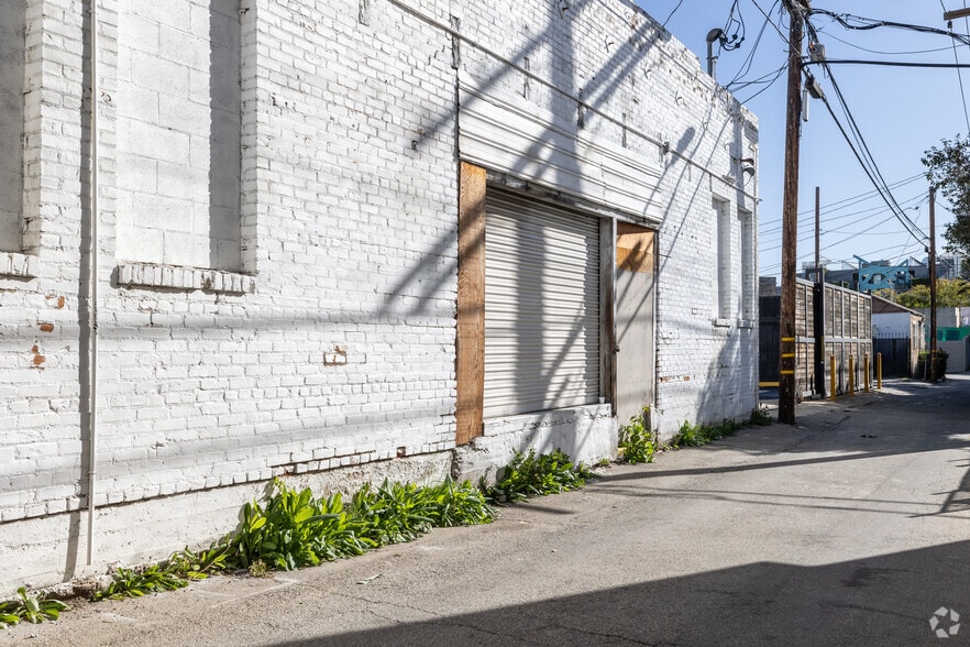 More Photos Of 7624-7626 Santa Monica Blvd, West Hollywood Restaurant For Lease