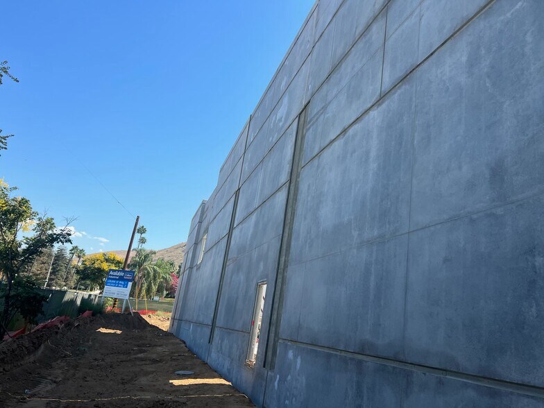 More Photos Of 900 Marlborough ave, Riverside Manufacturing For Lease