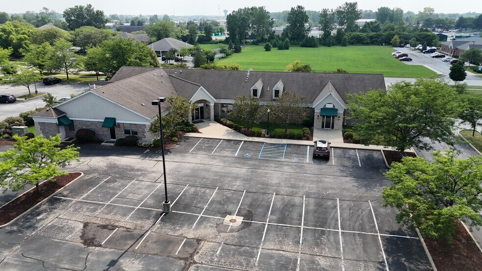 More Photos Of 845 Commerce Dr, Perrysburg Office For Sale