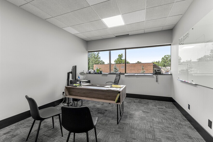 More Photos Of 15360 S Commerce Dr, Dearborn Office For Sale