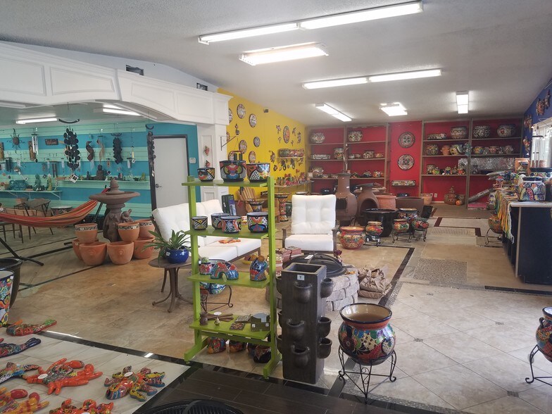 More Photos Of 964 W 9th St, Upland Unknown For Lease