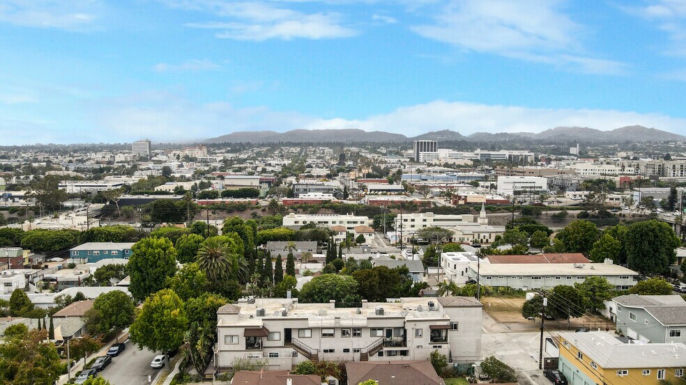 More Photos Of 1837 18th St, Santa Monica Apartments For Sale