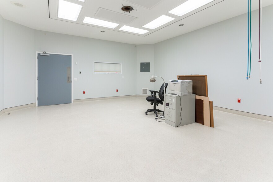 More Photos Of 11360 Pembrooke Sq, Waldorf Medical For Lease