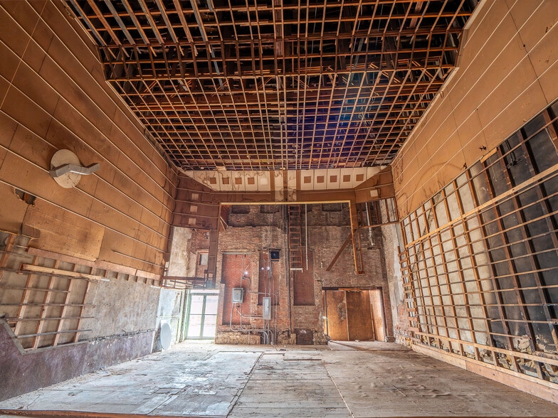 More Photos Of 212 E Choctaw Ave, Mcalester Office For Sale