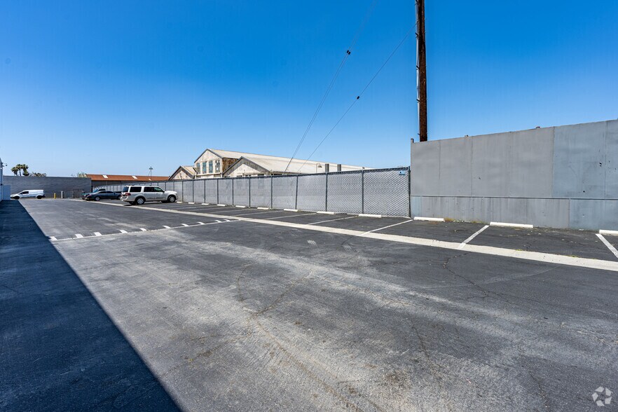 More Photos Of 4901 Patata St, Cudahy Unknown For Lease