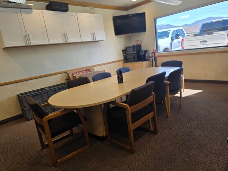 More Photos Of 121 E 1280 N, Tooele Warehouse For Lease