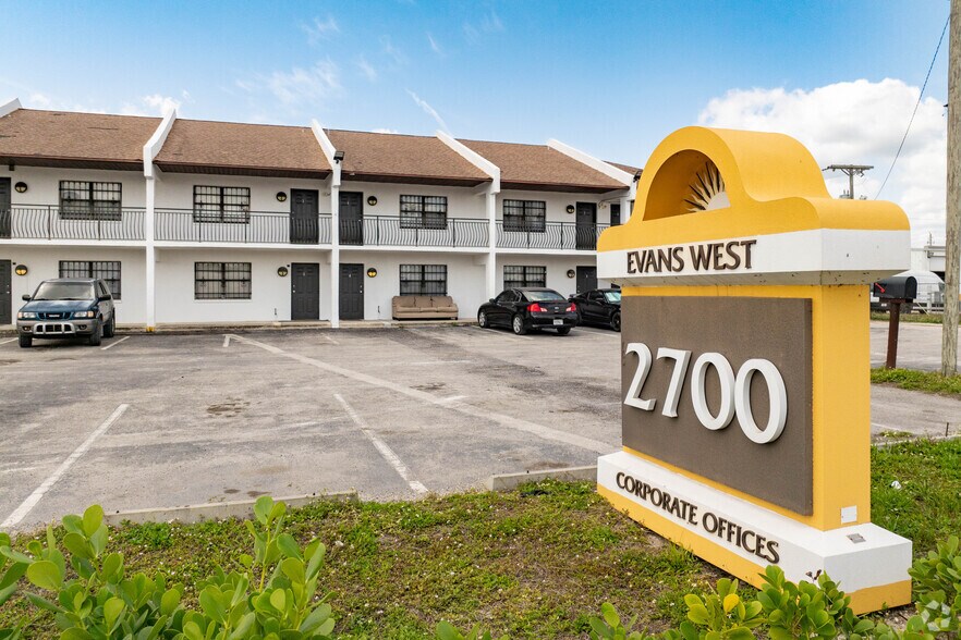 More Photos Of 2700 Evans Ave, Fort Myers Light Manufacturing For Sale