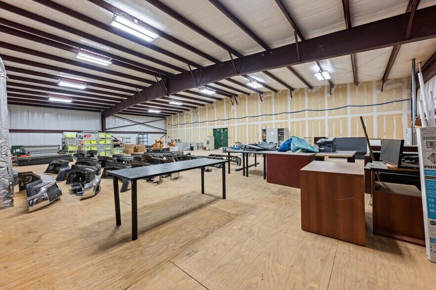 More Photos Of 12400 S Sunnylane Rd, Moore Manufacturing For Lease