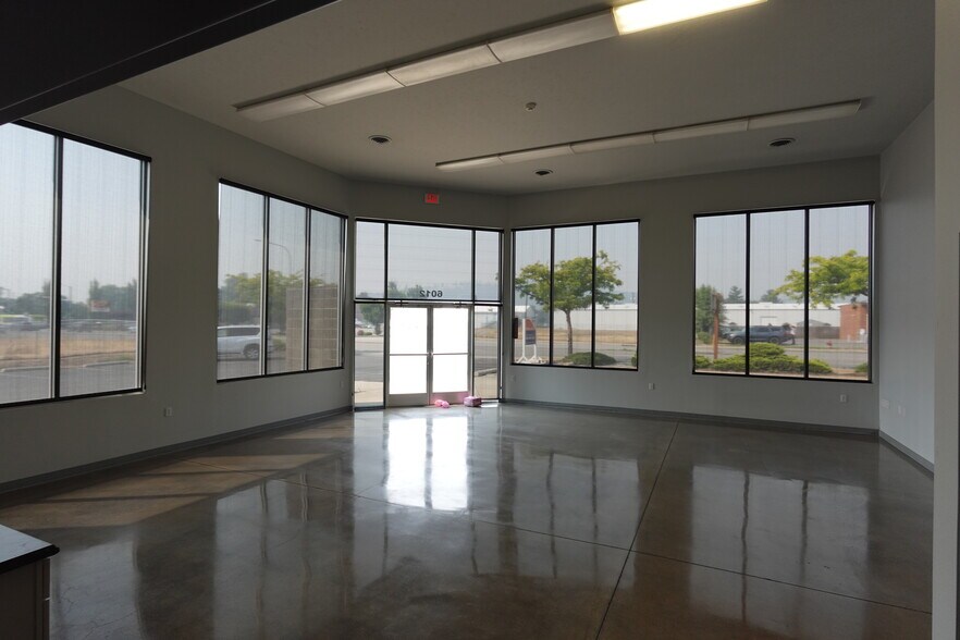 More Photos Of 6010-6012 E Trent Ave, Spokane Showroom For Lease