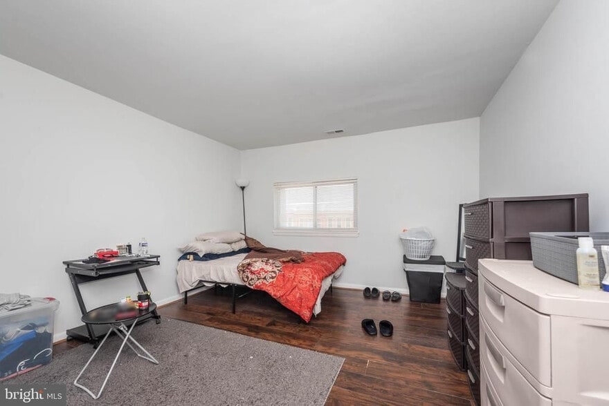 More Photos Of 1911 W Baltimore St, Baltimore Apartments For Sale