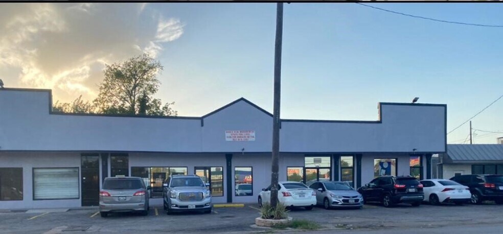 More Photos Of 5808-5812 Cullen Blvd, Houston Freestanding For Sale