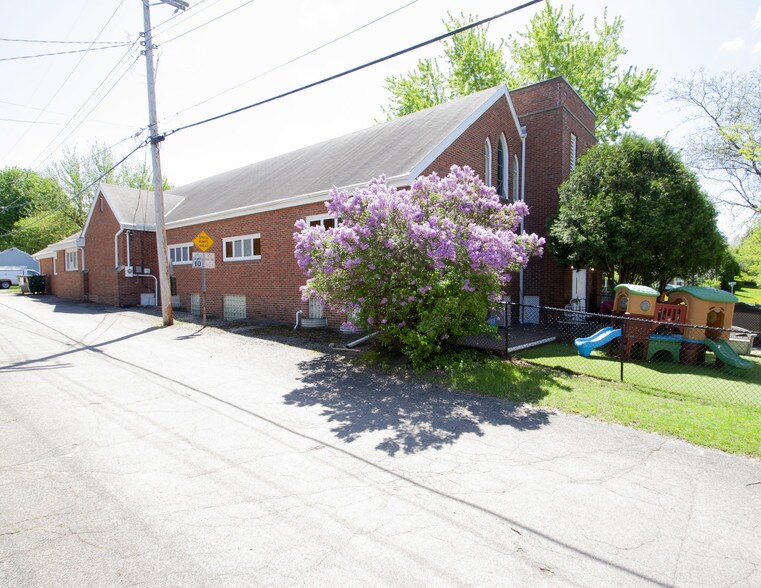 More Photos Of 1901 Ford Pkwy, Saint Paul Schools For Lease