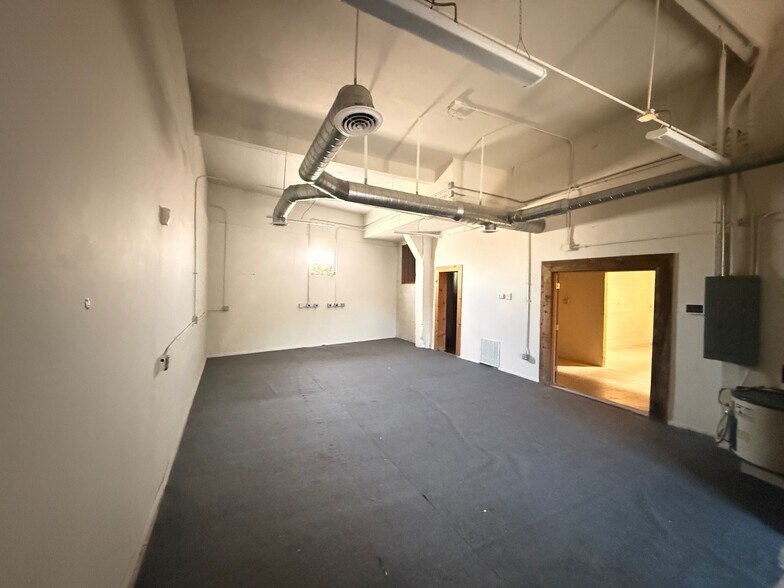 More Photos Of 1310-1340 E 8th St, Tempe Distribution For Lease