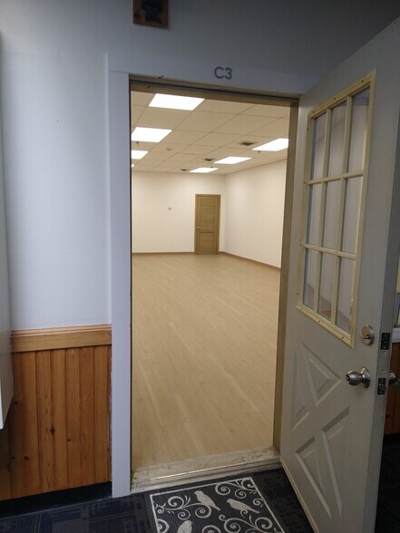 More Photos Of 140 Point Judith Rd, Narragansett Storefront Retail Office For Sale