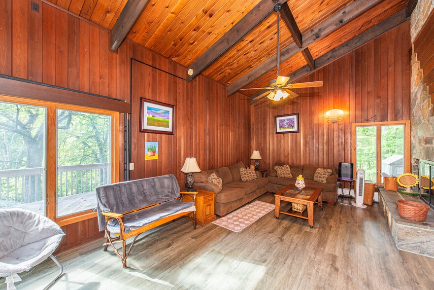 More Photos Of 40 Brighton Rd, Andover Specialty For Sale