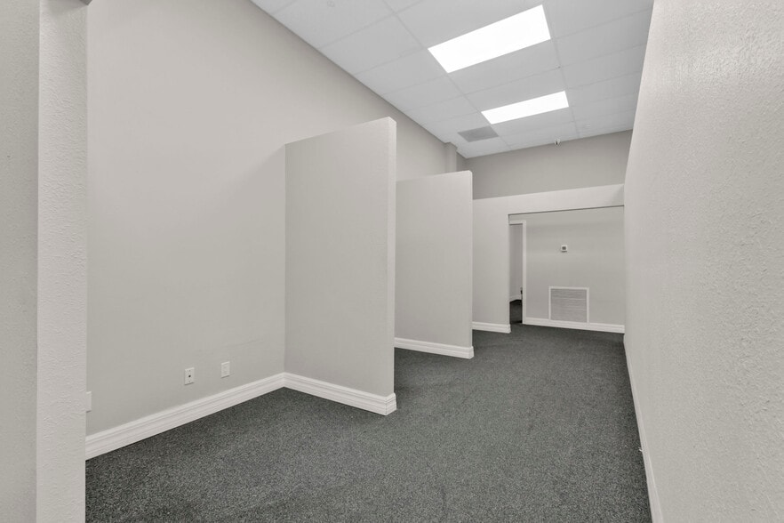 More Photos Of 4694 Tamiami Trl, Port Charlotte Freestanding For Lease