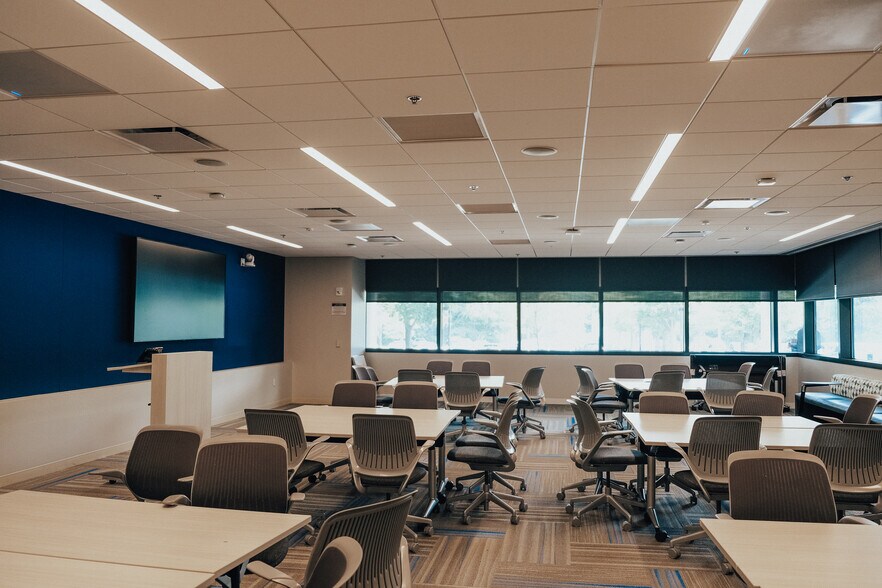 More Photos Of 100 Nassau Park Blvd, Princeton Office For Lease