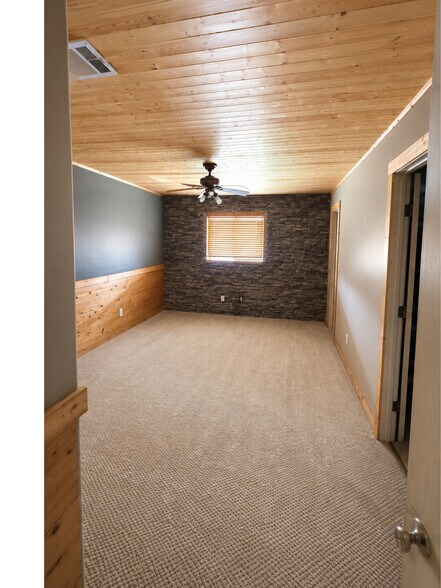 More Photos Of 1350-1360 State Highway 71, Bastrop Land For Lease