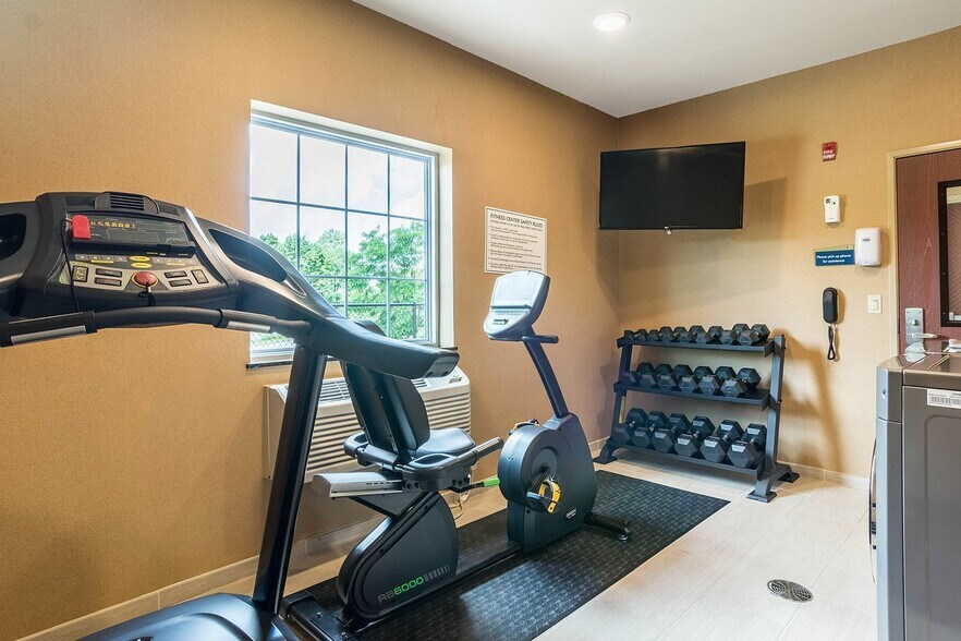 More Photos Of 4995 Station Rd, Erie Hotel For Sale