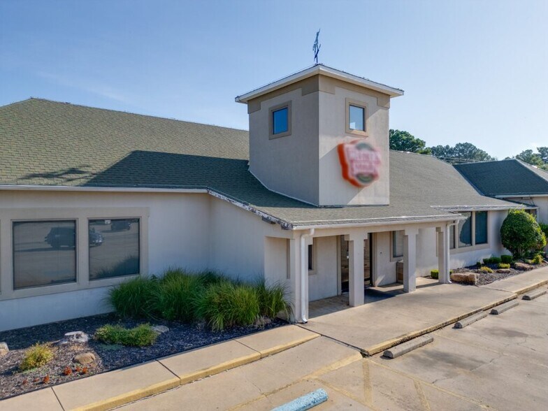 More Photos Of 2103 N Broadway, Poteau General Retail For Sale