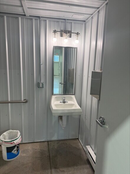 More Photos Of 925 O E Bieri Ind Dr, Lowell Industrial For Lease