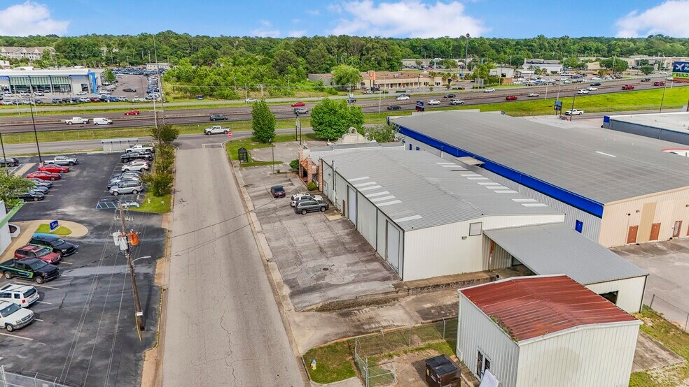 More Photos Of 1250 W I-65 Service Rd S, Mobile Warehouse For Sale