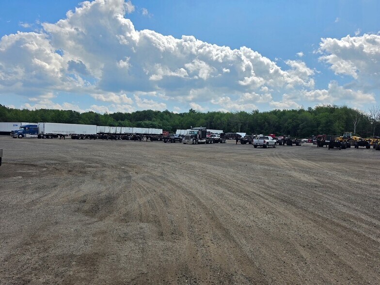More Photos Of 944 Adams St, Abington Land For Lease