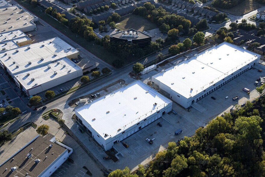 More Photos Of 420 Oakbend Dr, Lewisville Distribution For Sale