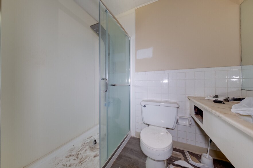 More Photos Of 2915 E Interstate 40, Amarillo Hotel For Sale