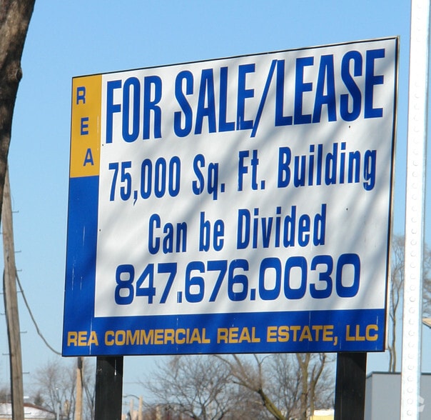 More Photos Of 136 W Commercial Ave, Addison Manufacturing For Sale