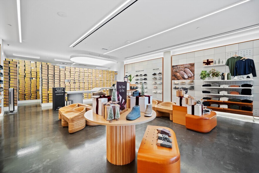 More Photos Of 3135 M St NW, Washington Storefront For Lease