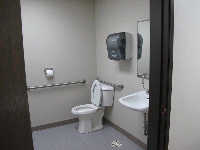 More Photos Of 531 N Portland Ave, Oklahoma City Warehouse For Lease