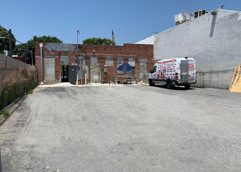 More Photos Of 5924 N Figueroa St, Los Angeles Storefront For Lease