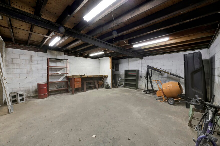 More Photos Of 102 Maple Hill Rd, Wilmington Self Storage For Sale