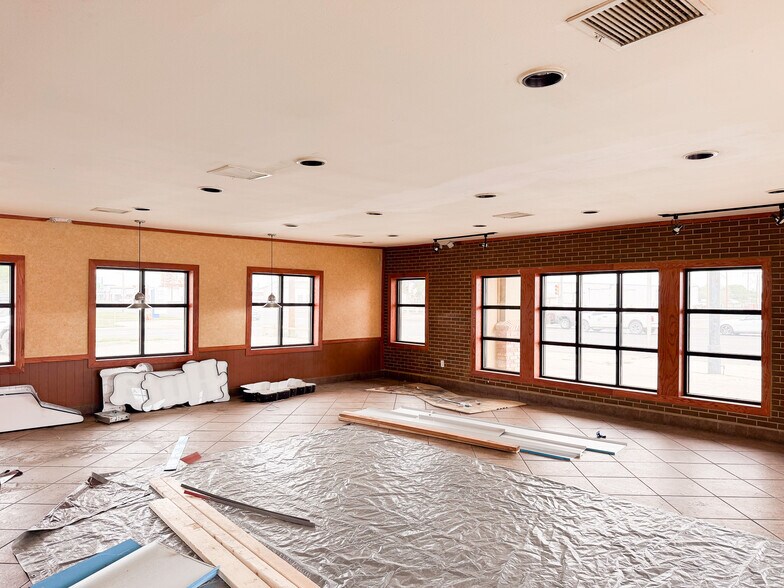 More Photos Of 2113 Andrews Hwy, Odessa Fast Food For Sale