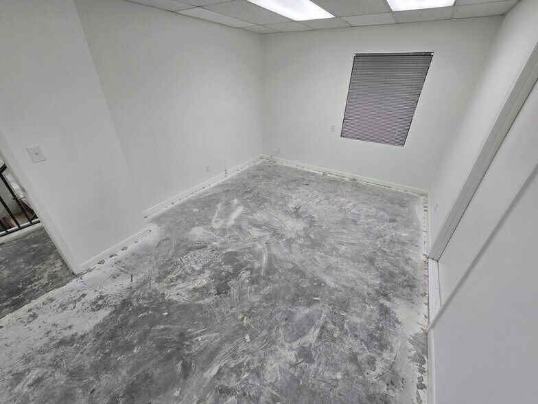 More Photos Of 7800 W Oakland Park Blvd, Sunrise Medical For Sale