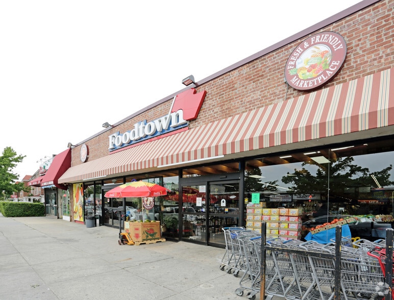 More Photos Of 47-29-47-39 Bell, Bayside Freestanding For Lease